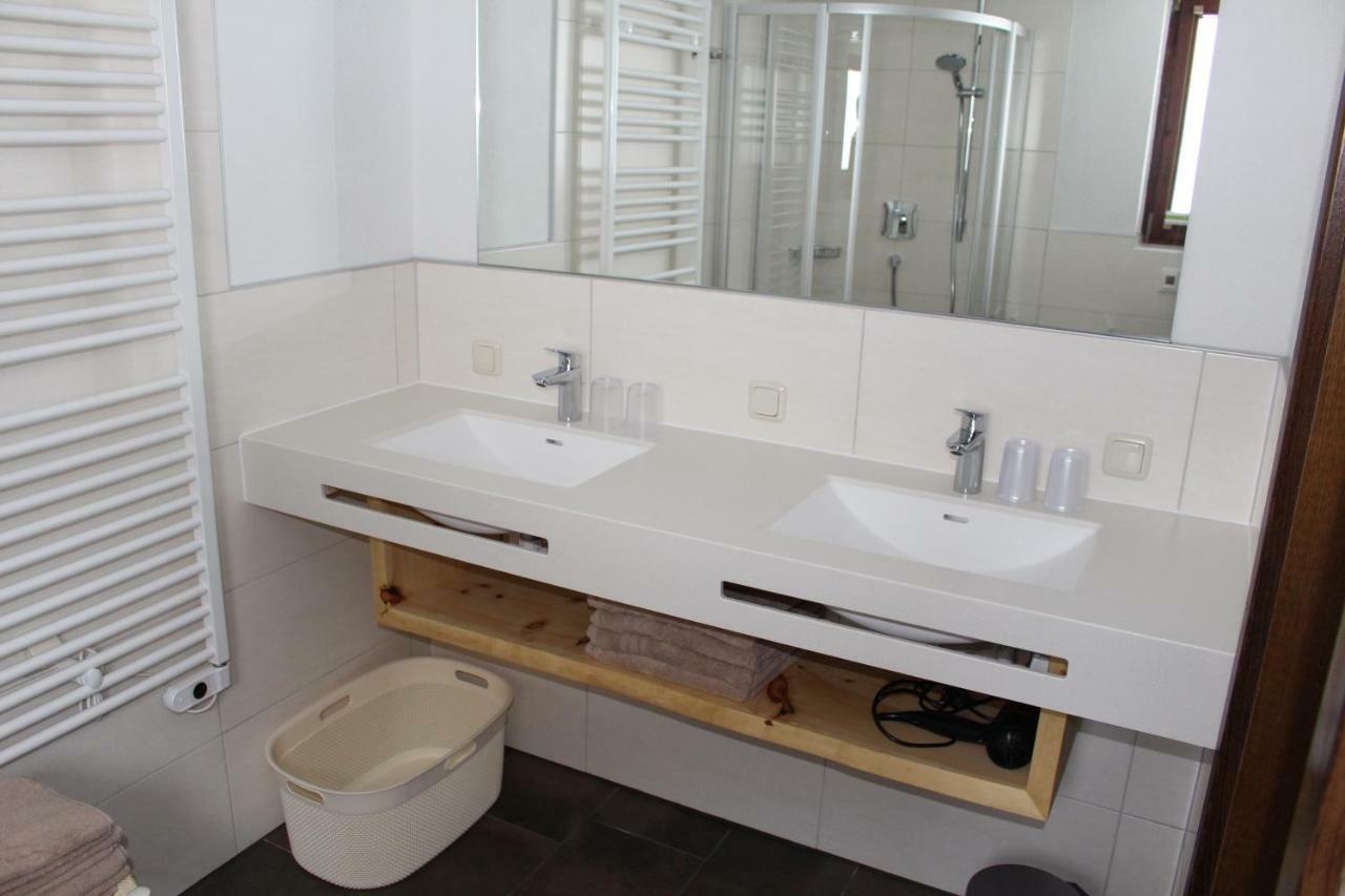 Ferienhaus Gschwandtl ไคลนาร์ล ภายนอก รูปภาพ